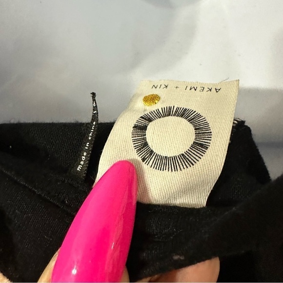 Anthropologie AKEMI + KIN Allora Size XS/S Floral Embroidered Oversized Top - Picture 9 of 11